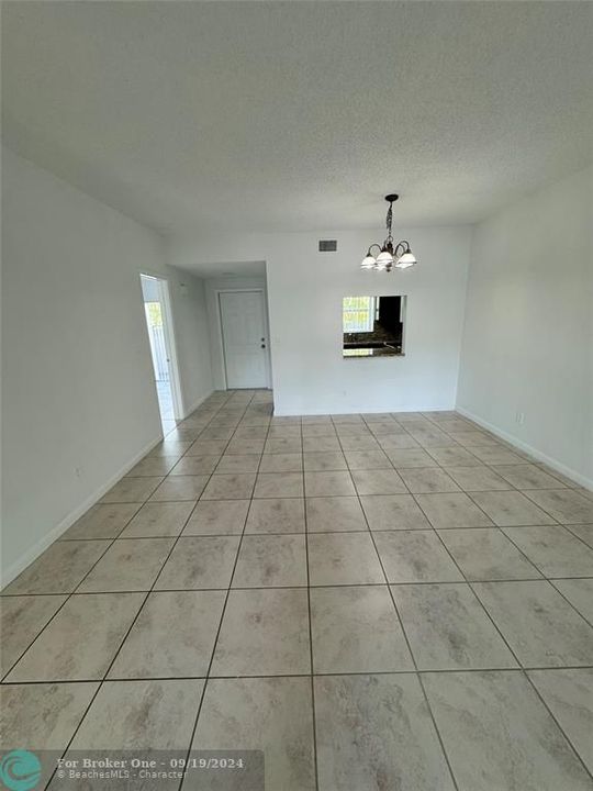 For Rent: $2,250 (2 beds, 2 baths, 1000 Square Feet)