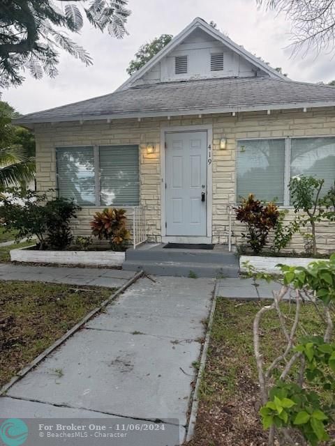 For Sale: $2,300 (3 beds, 2 baths, 1378 Square Feet)