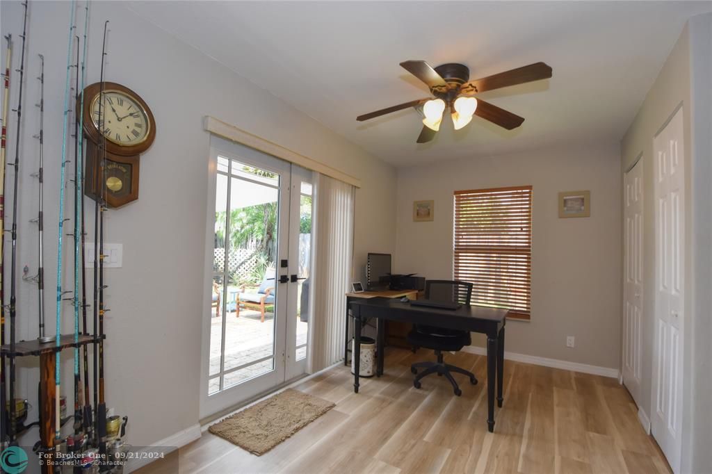 For Sale: $549,900 (4 beds, 2 baths, 1657 Square Feet)