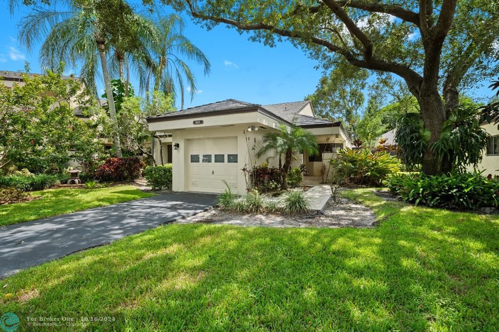 For Sale: $575,000 (3 beds, 2 baths, 1548 Square Feet)