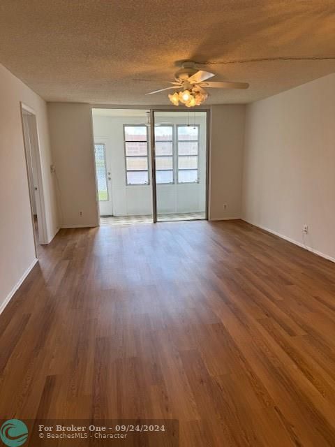 For Sale: $128,900 (2 beds, 2 baths, 850 Square Feet)