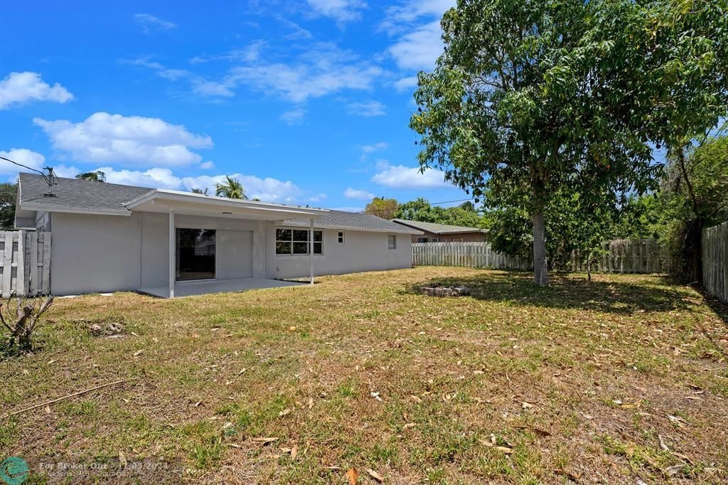 For Sale: $550,000 (3 beds, 2 baths, 1597 Square Feet)