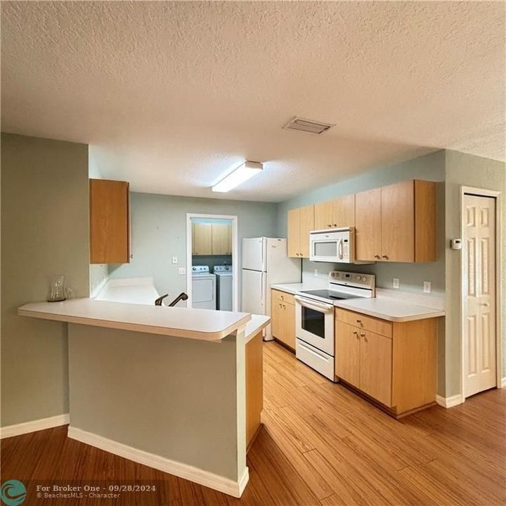 For Sale: $164,900 (2 beds, 2 baths, 1351 Square Feet)