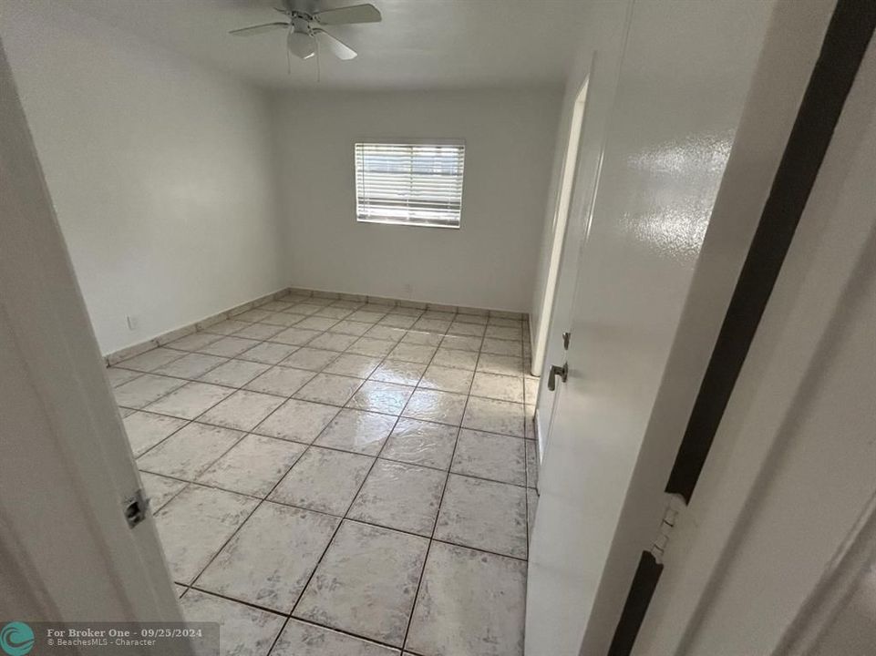 For Rent: $1,795 (1 beds, 1 baths, 680 Square Feet)