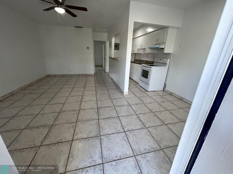 For Rent: $1,795 (1 beds, 1 baths, 680 Square Feet)