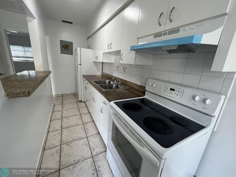 В аренду: $1,795 (1 спален, 1 ванн, 680 Квадратных фут)