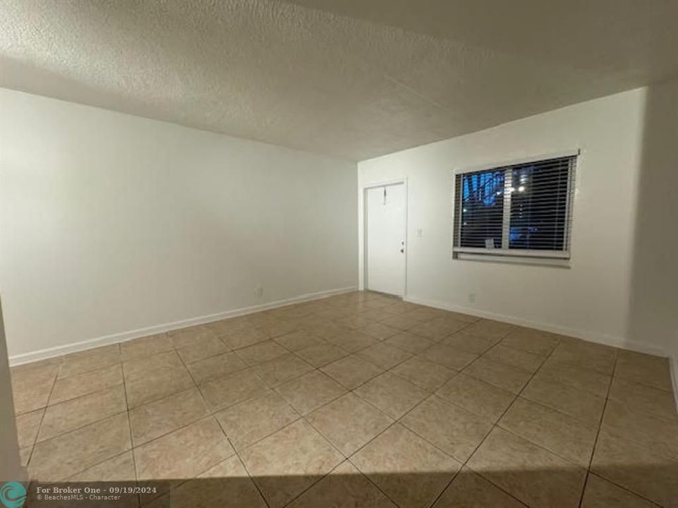 For Rent: $1,725 (1 beds, 1 baths, 625 Square Feet)