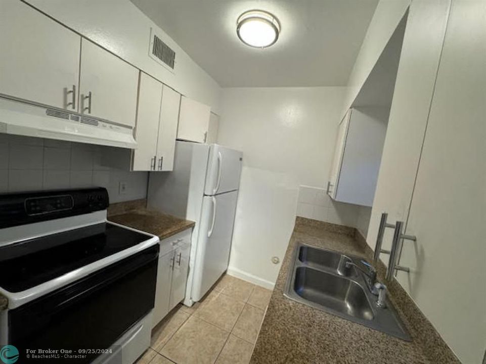 For Rent: $1,725 (1 beds, 1 baths, 625 Square Feet)