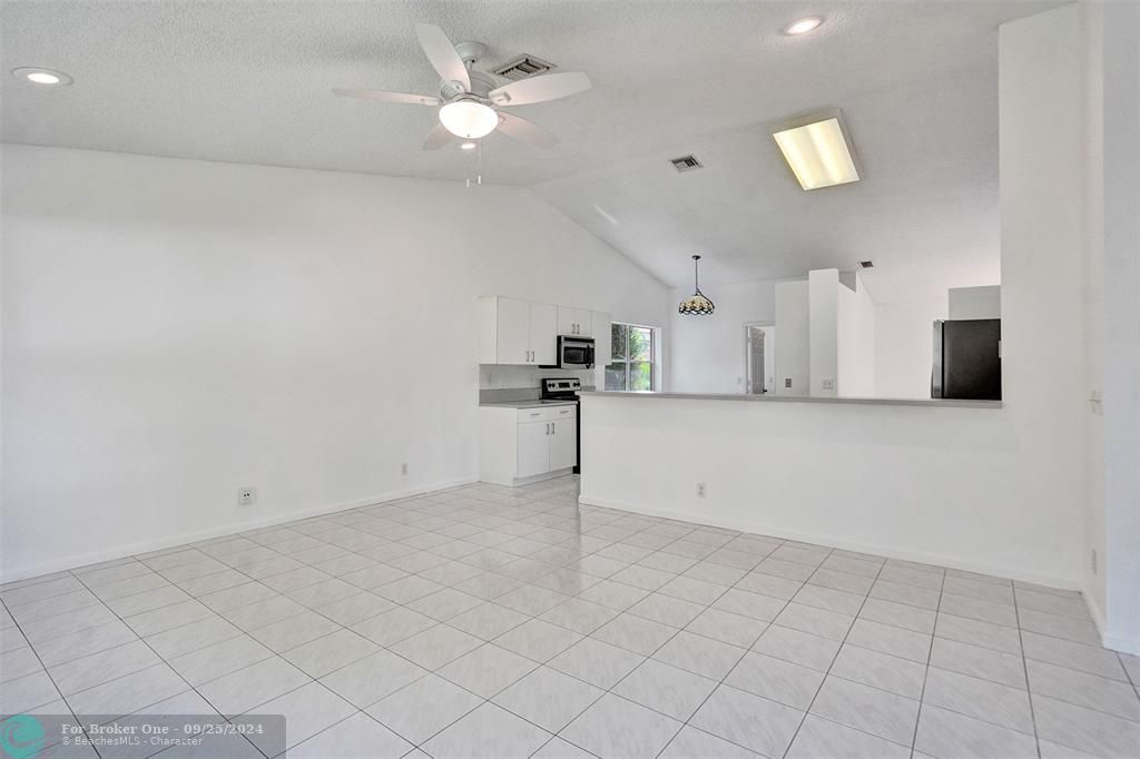 For Rent: $3,300 (3 beds, 2 baths, 1990 Square Feet)