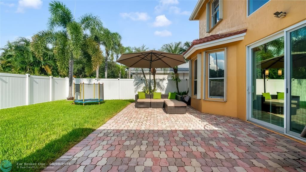 For Sale: $800,000 (4 beds, 3 baths, 2426 Square Feet)