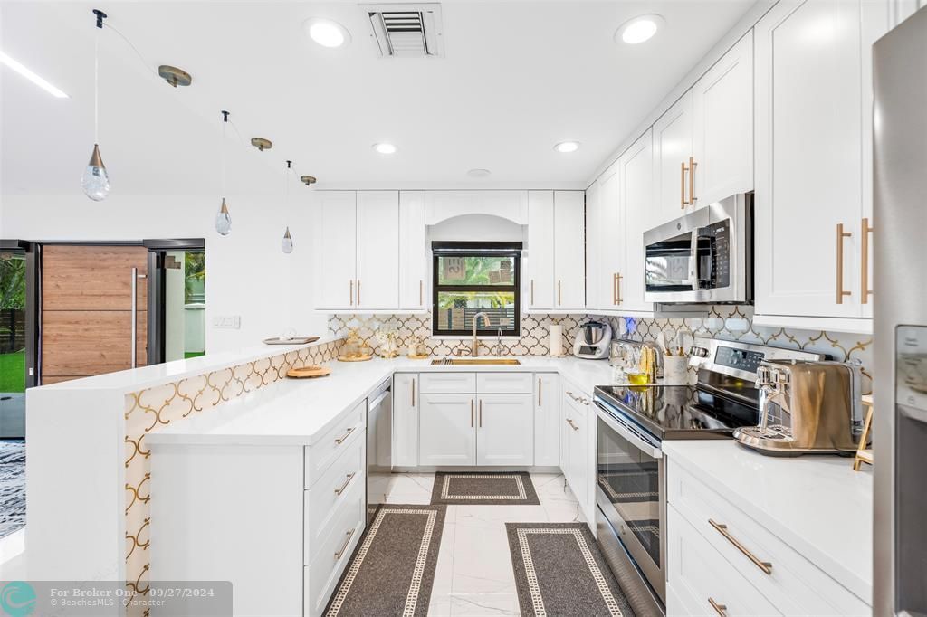 For Sale: $2,675,000 (4 beds, 3 baths, 3032 Square Feet)