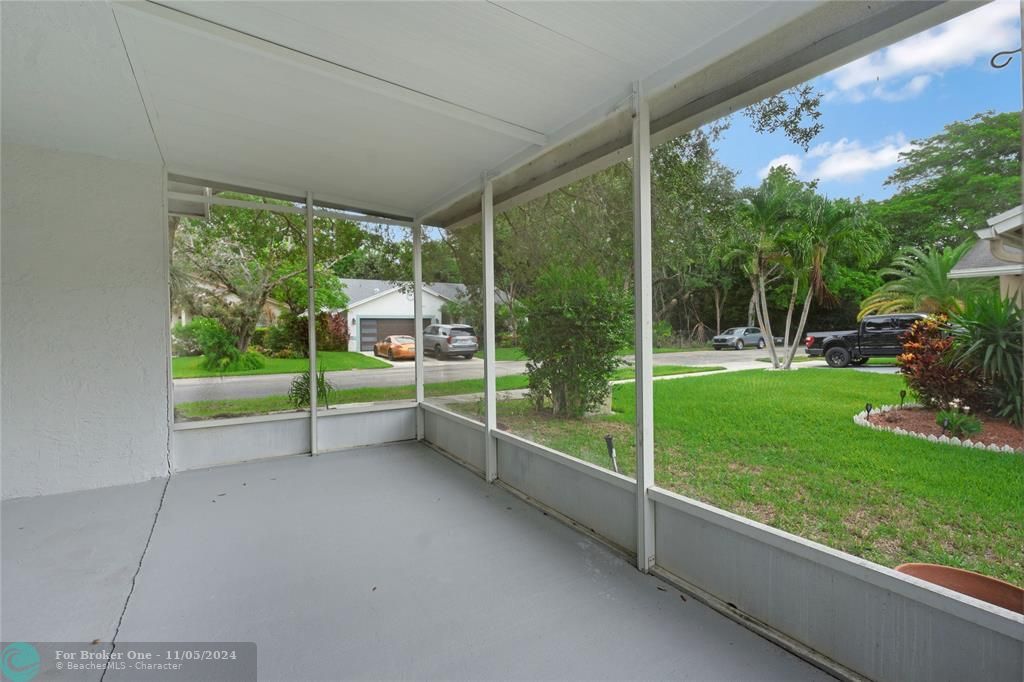 For Sale: $575,000 (3 beds, 2 baths, 1925 Square Feet)