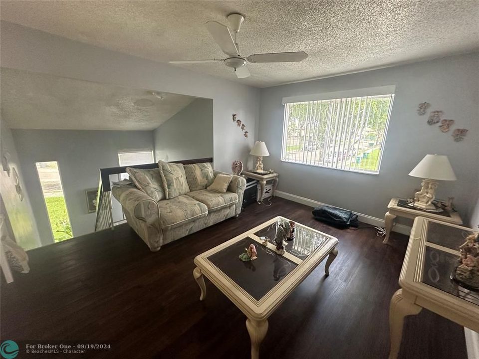 For Sale: $180,000 (3 beds, 2 baths, 1080 Square Feet)