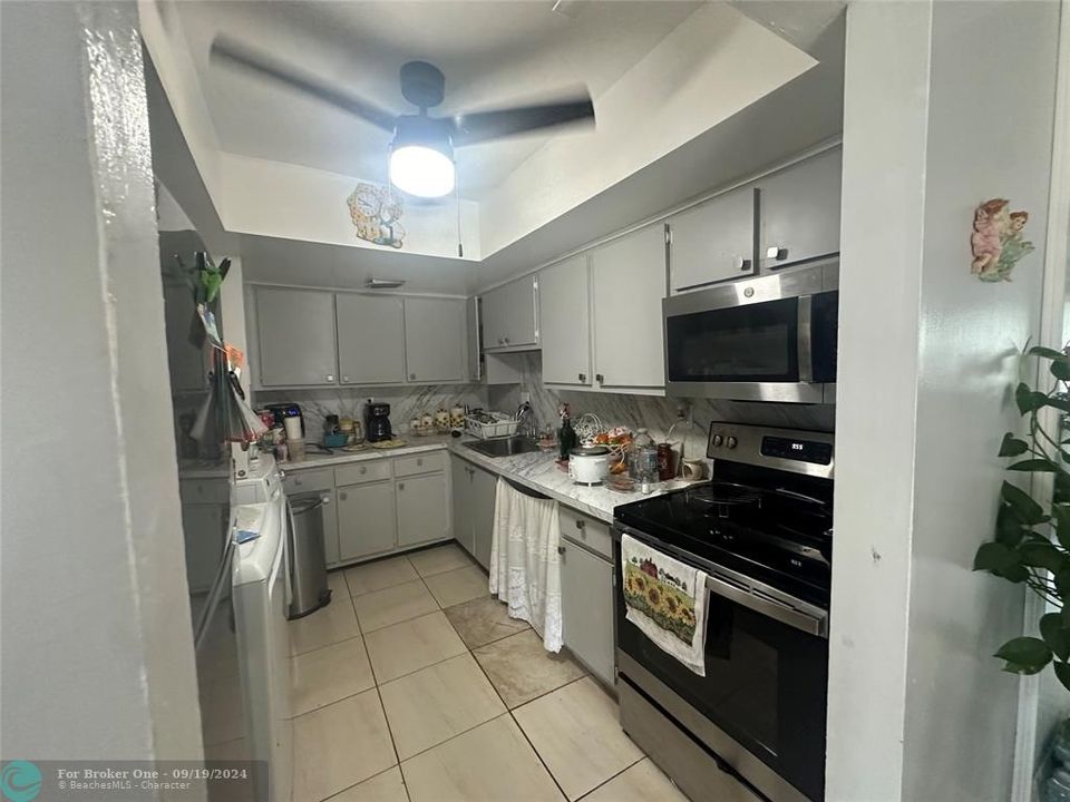 For Sale: $180,000 (3 beds, 2 baths, 1080 Square Feet)