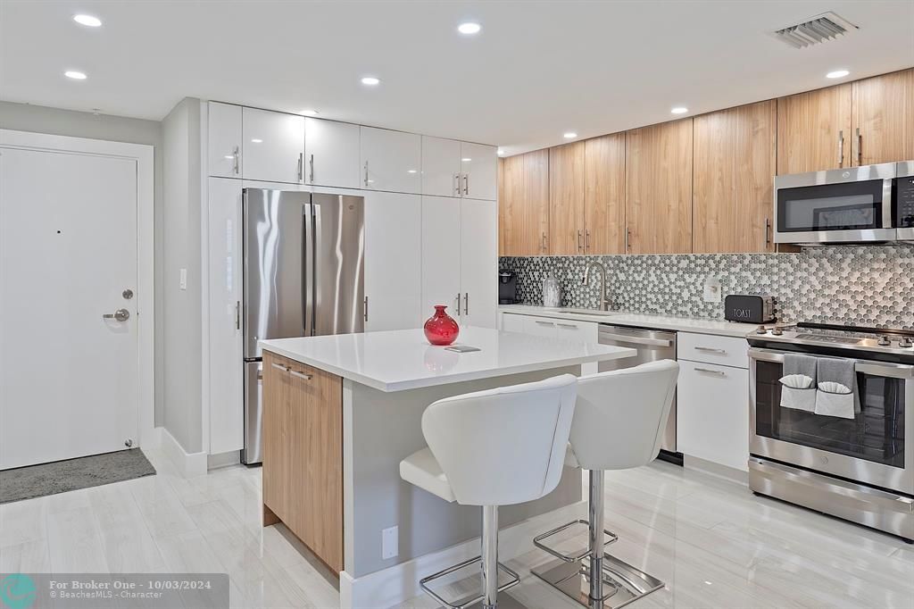 For Sale: $479,000 (2 beds, 2 baths, 1489 Square Feet)