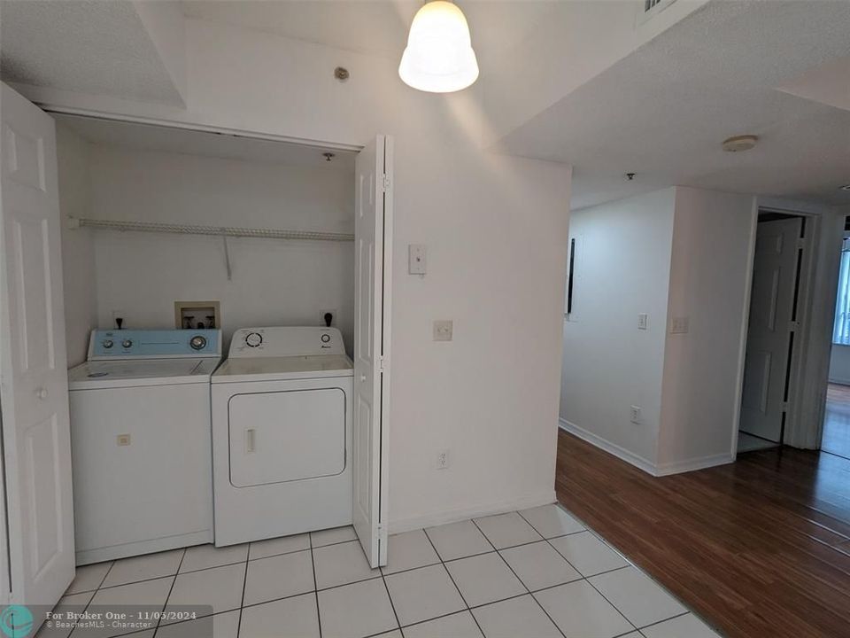 For Rent: $2,150 (2 beds, 2 baths, 1130 Square Feet)