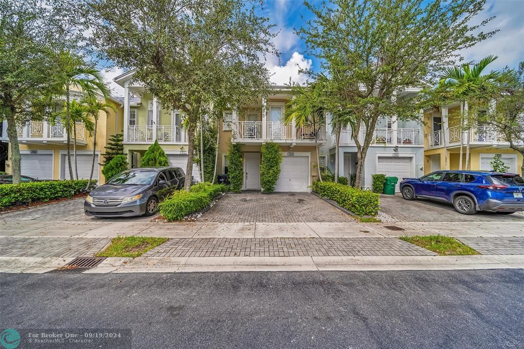 For Sale: $685,000 (3 beds, 2 baths, 2062 Square Feet)