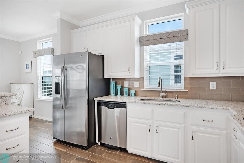 For Sale: $449,500 (2 beds, 2 baths, 1202 Square Feet)