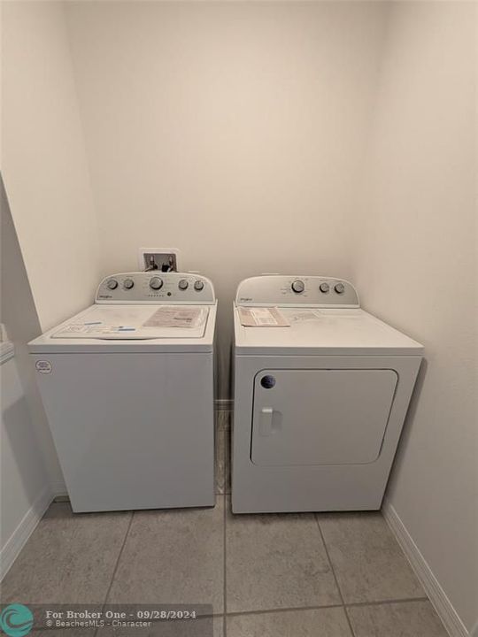 For Rent: $2,000 (3 beds, 2 baths, 1273 Square Feet)