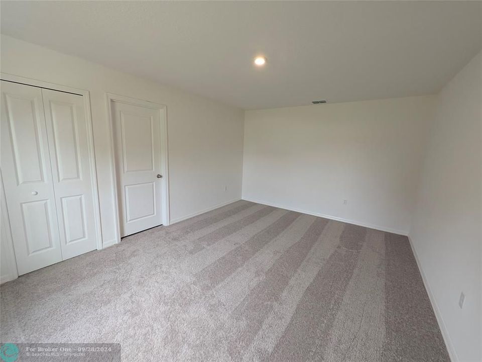 For Rent: $2,000 (3 beds, 2 baths, 1273 Square Feet)