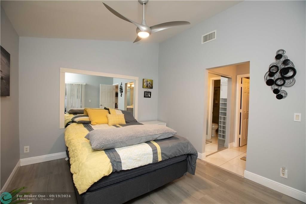 For Sale: $397,500 (2 beds, 2 baths, 1357 Square Feet)