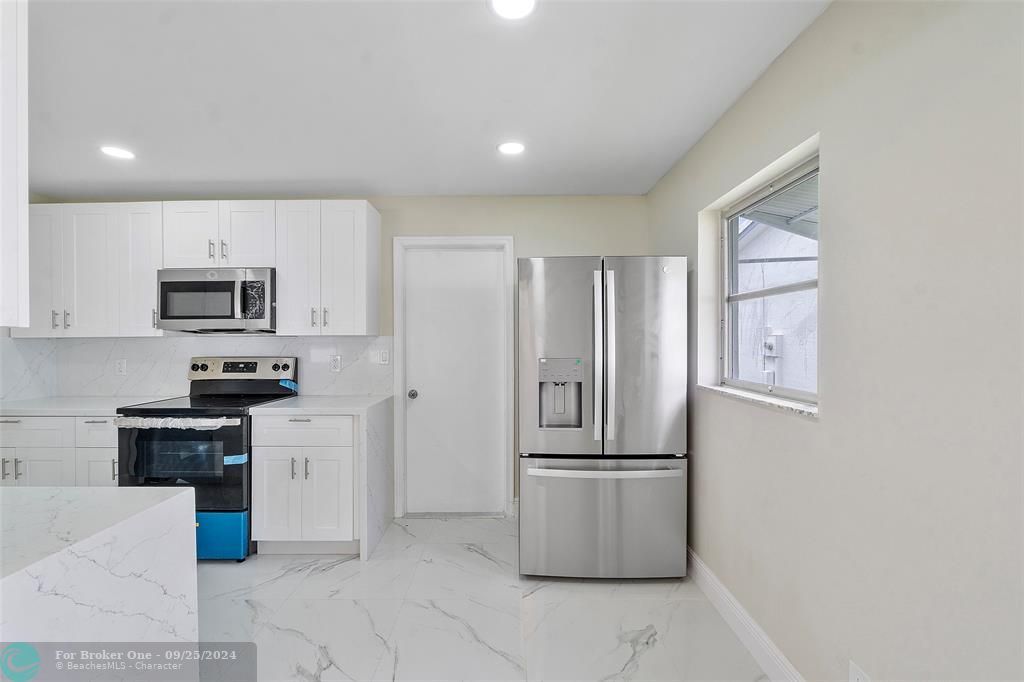 For Sale: $424,990 (2 beds, 2 baths, 1574 Square Feet)