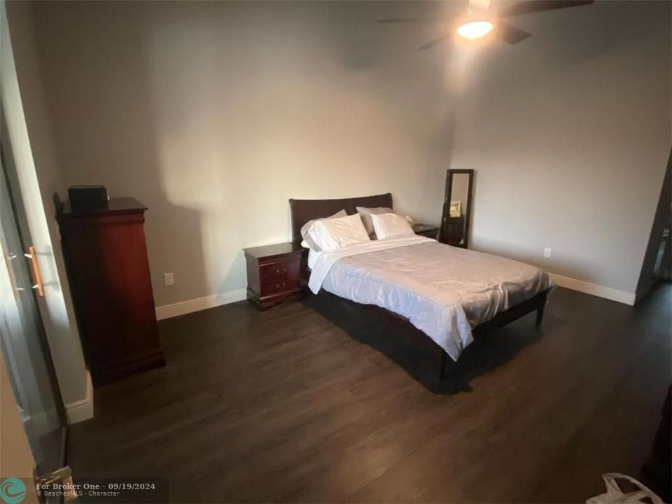 For Rent: $2,950 (3 beds, 2 baths, 1692 Square Feet)