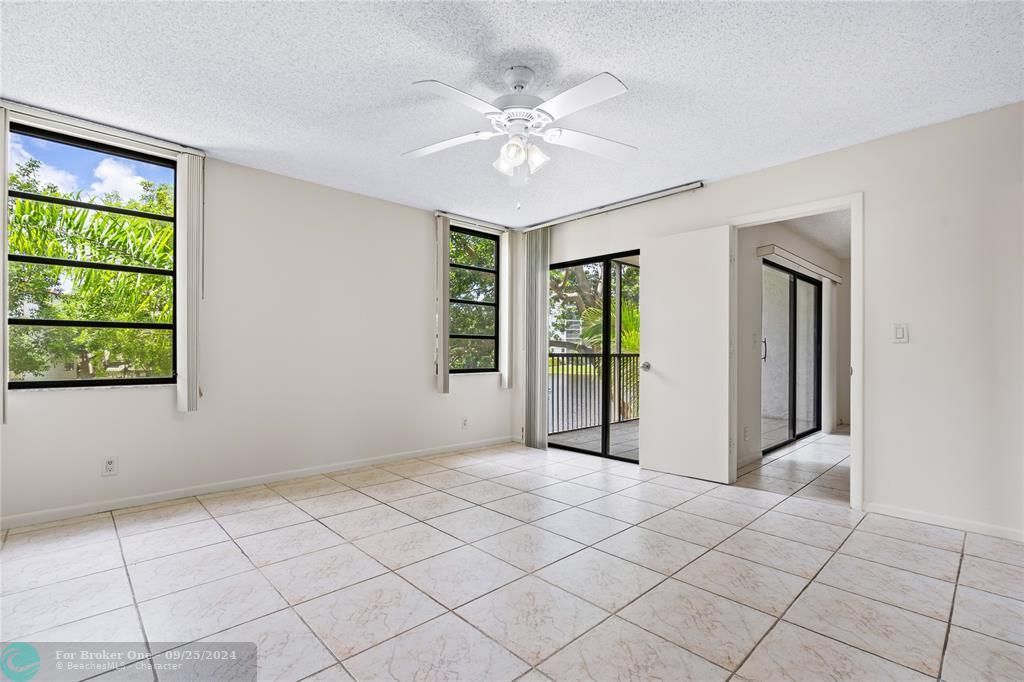 For Sale: $224,000 (2 beds, 2 baths, 1140 Square Feet)