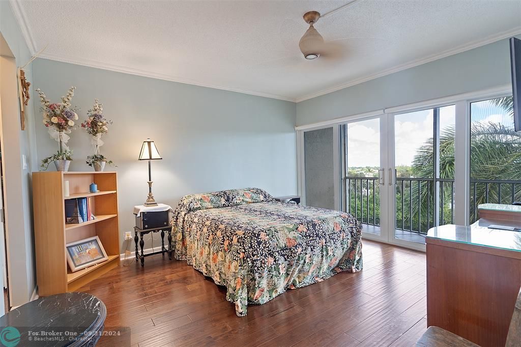 For Sale: $368,000 (2 beds, 2 baths, 1255 Square Feet)