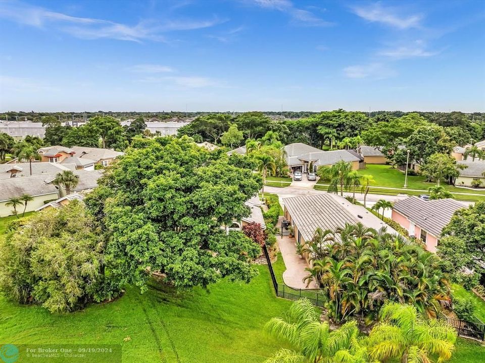 For Sale: $575,000 (3 beds, 2 baths, 1600 Square Feet)