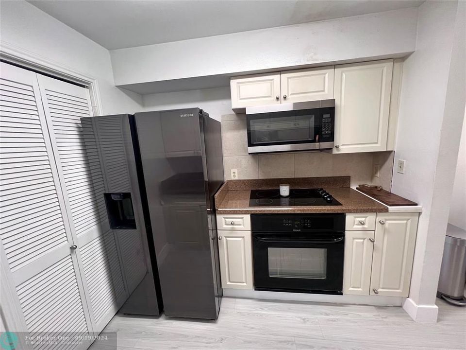 En Venta: $270,000 (2 camas, 2 baños, 1256 Pies cuadrados)