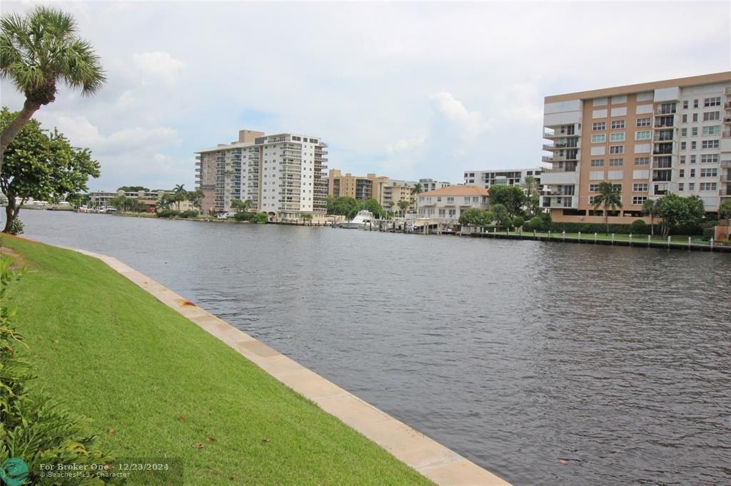 Active With Contract: $3,600 (3 beds, 2 baths, 1435 Square Feet)