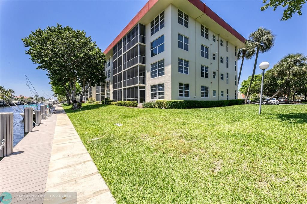 Active With Contract: $3,600 (3 beds, 2 baths, 1435 Square Feet)