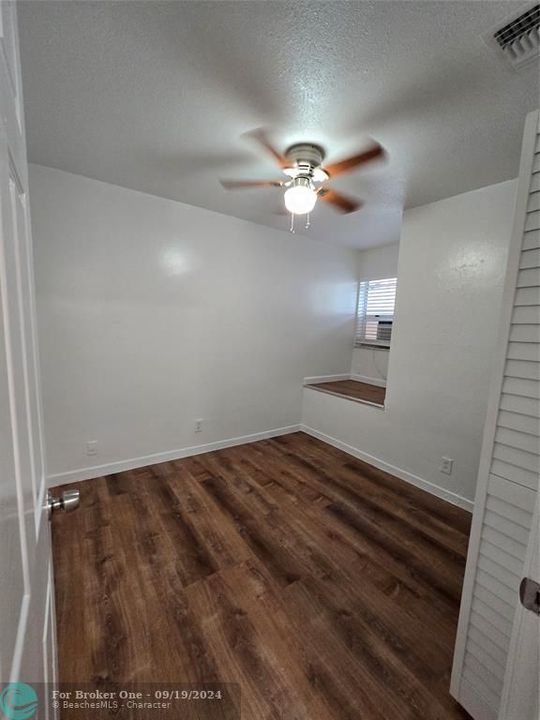 For Rent: $2,600 (3 beds, 1 baths, 1088 Square Feet)