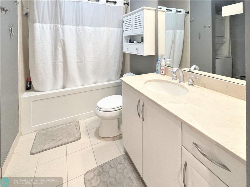 For Rent: $2,150 (1 beds, 1 baths, 674 Square Feet)