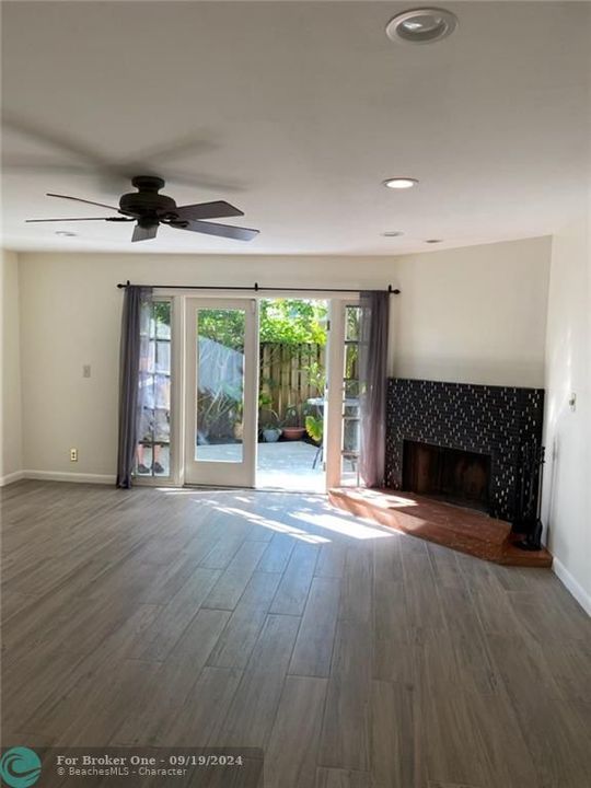 For Rent: $3,100 (2 beds, 2 baths, 1240 Square Feet)