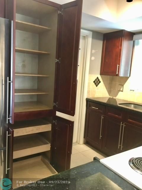 For Rent: $2,150 (1 beds, 1 baths, 750 Square Feet)