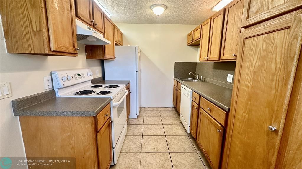 For Rent: $2,575 (3 beds, 2 baths, 1200 Square Feet)