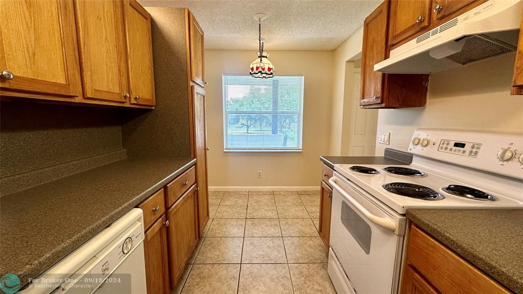 For Rent: $2,575 (3 beds, 2 baths, 1200 Square Feet)