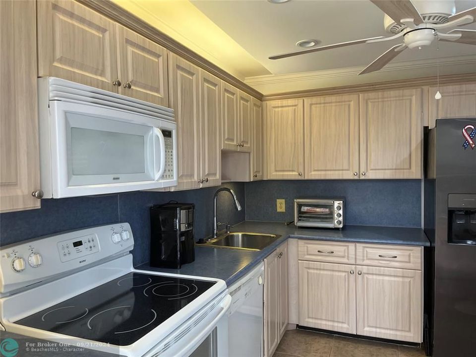 For Sale: $185,000 (2 beds, 2 baths, 1150 Square Feet)