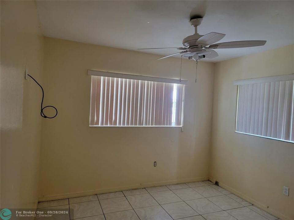 Active With Contract: $2,000 (2 beds, 1 baths, 1333 Square Feet)