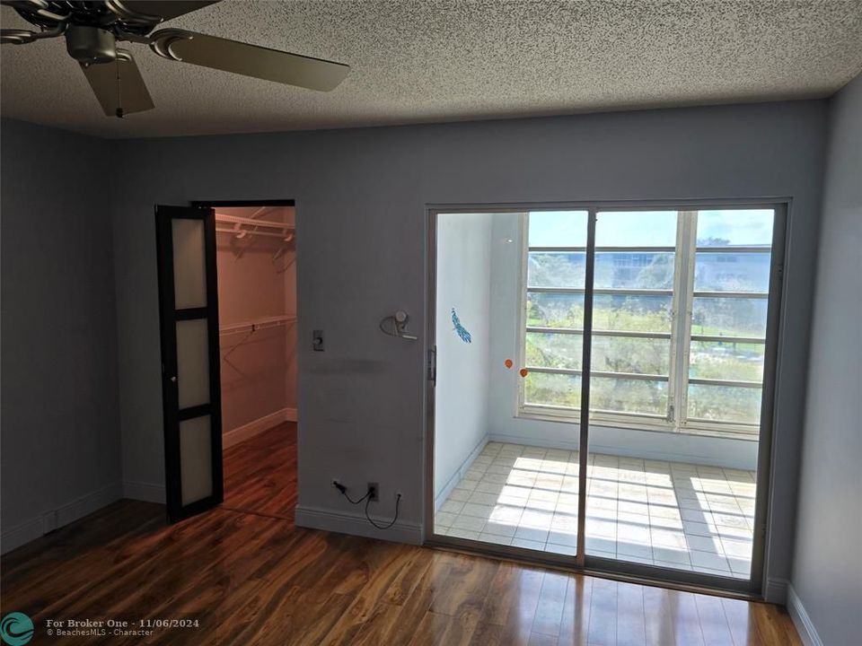 For Sale: $159,900 (2 beds, 2 baths, 1160 Square Feet)