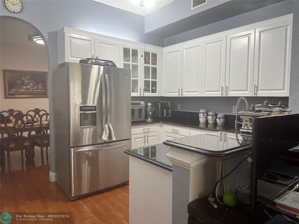 For Sale: $385,000 (2 beds, 2 baths, 1600 Square Feet)