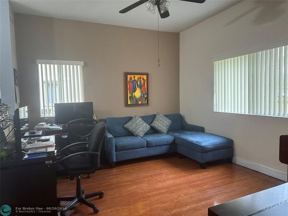 For Sale: $385,000 (2 beds, 2 baths, 1600 Square Feet)