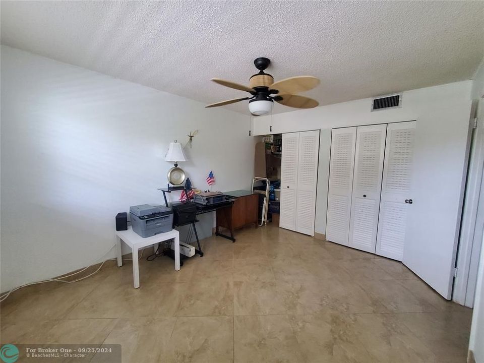 For Sale: $225,000 (2 beds, 2 baths, 1075 Square Feet)