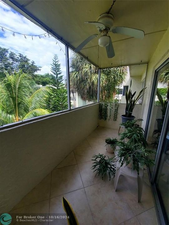 En Venta: $225,000 (2 camas, 2 baños, 1075 Pies cuadrados)