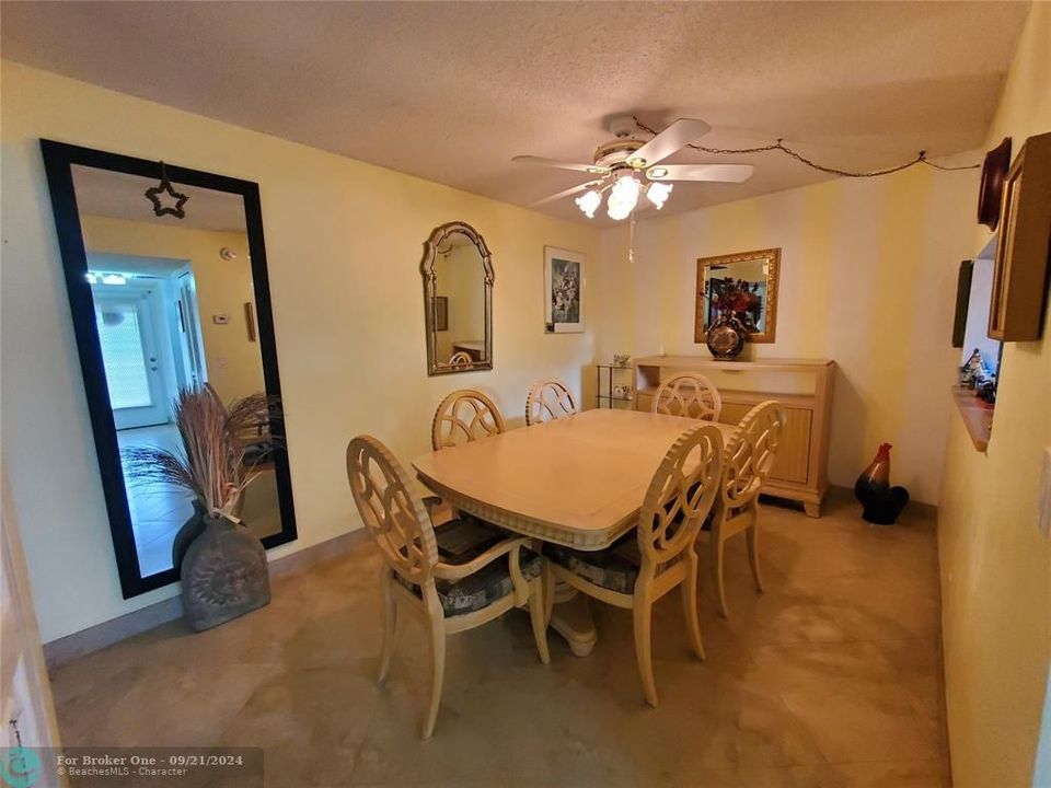 For Sale: $225,000 (2 beds, 2 baths, 1075 Square Feet)