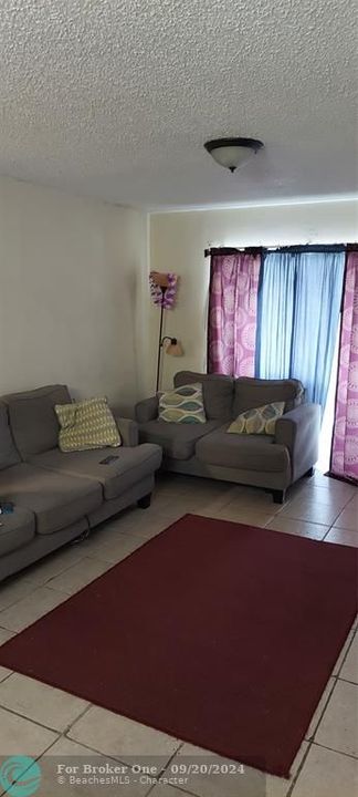 En Venta: $199,900 (2 camas, 2 baños, 798 Pies cuadrados)