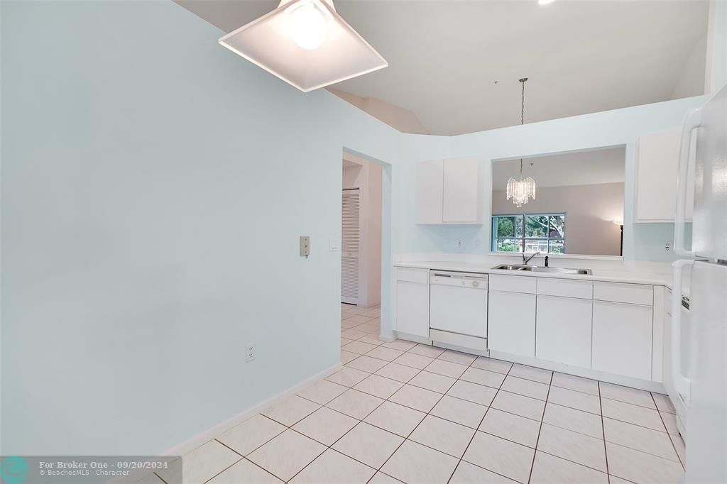 For Sale: $349,900 (3 beds, 2 baths, 1869 Square Feet)