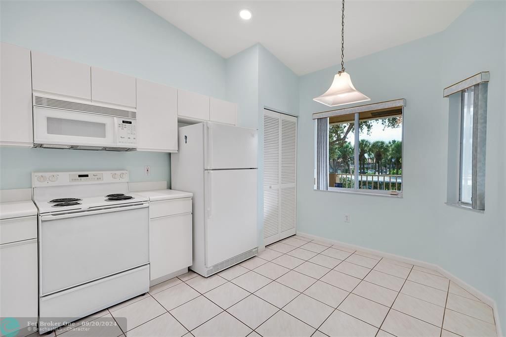 For Sale: $349,900 (3 beds, 2 baths, 1869 Square Feet)